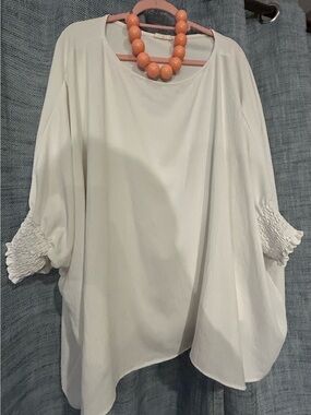 ODDY White Scoop Neck Tunic with Smocked Cuffs